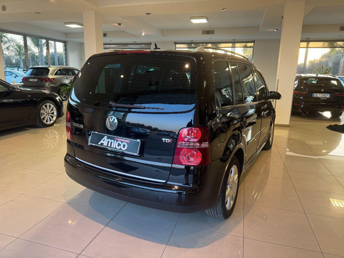 VOLKSWAGEN Touran TDI DSG 7 Posti