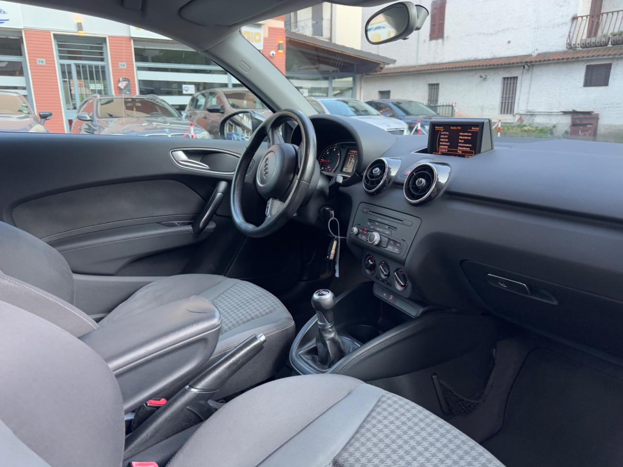 Audi A1 1.6 TDI 105 CV Ambition - GIA' TAGLIANDATA