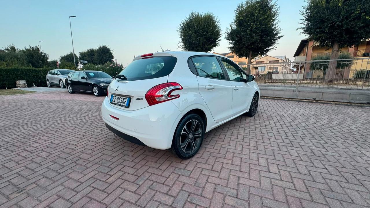 Peugeot 208 1.4 HDi 68 CV 5 porte Allure