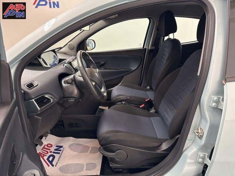Lancia Ypsilon Ypsilon 1.0 FireFly 5 porte S&S Hybrid Platino