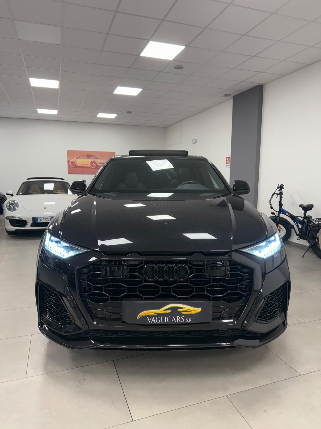 Audi Q8 RS TFSI V8 quattro tiptronic