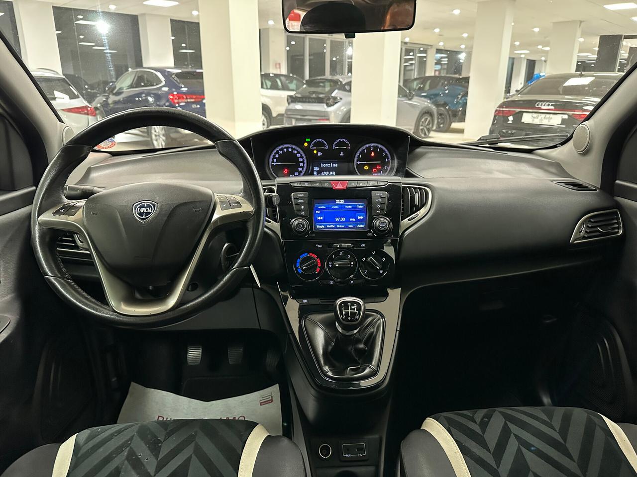 Lancia Ypsilon 1.2 69 CV 5P GPL Ecochic Gold 2017