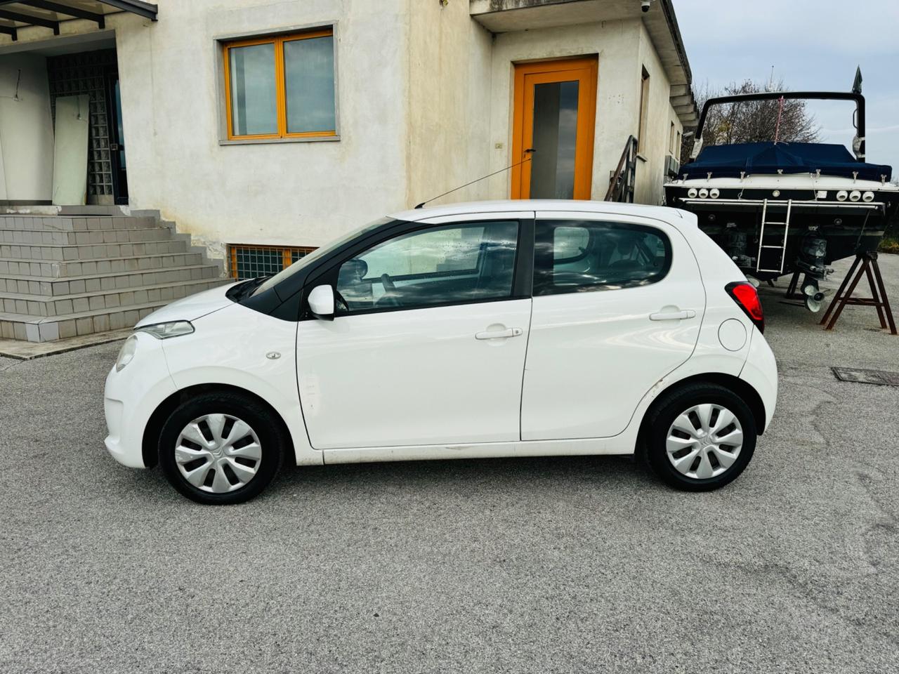 Citroen C1 1.0 benzina 2016 neo patentati garanzia 12 mesi