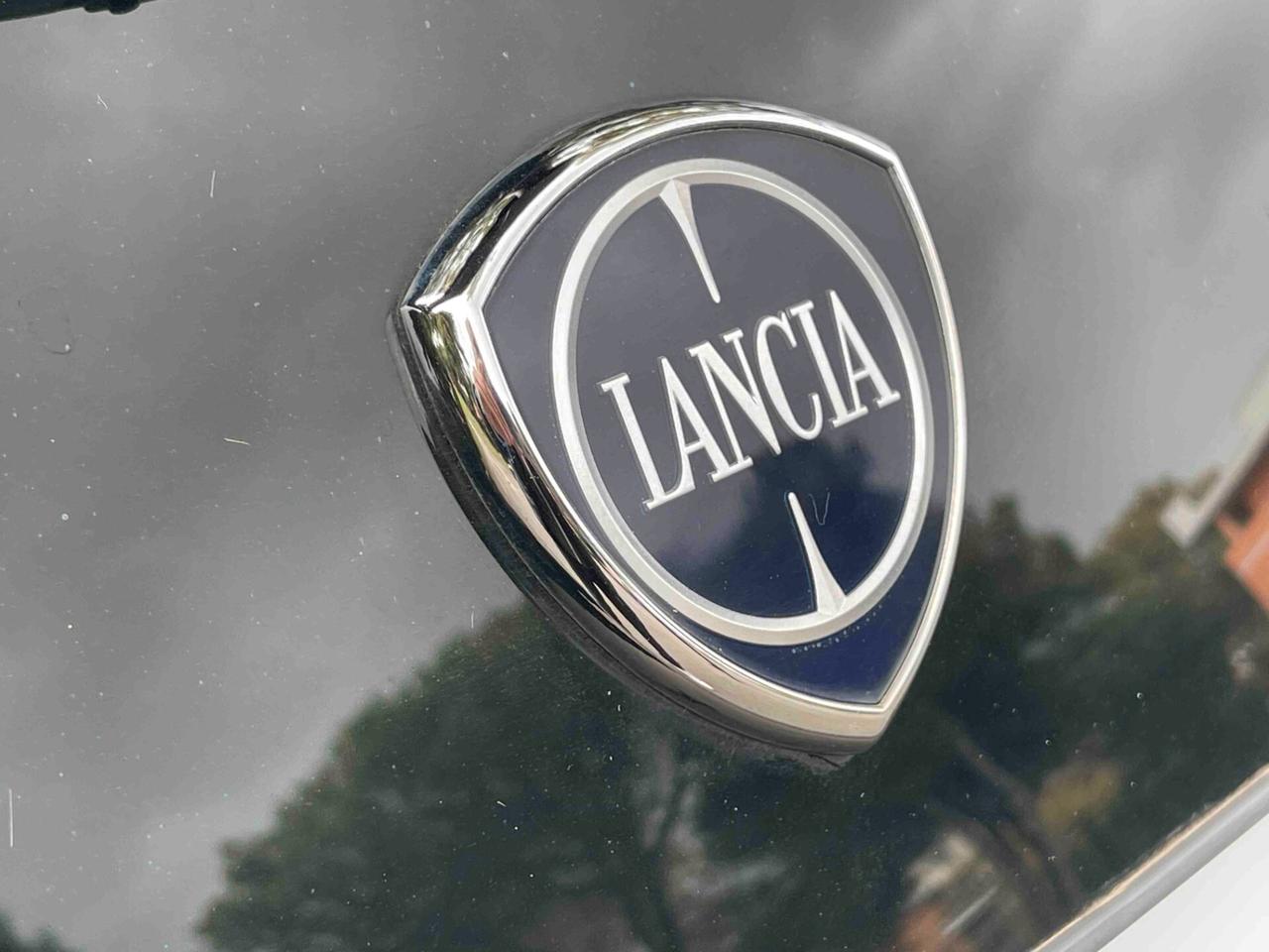 Lancia Ypsilon 1.2 69 CV 5 porte Elefantino NEOPATENTATI