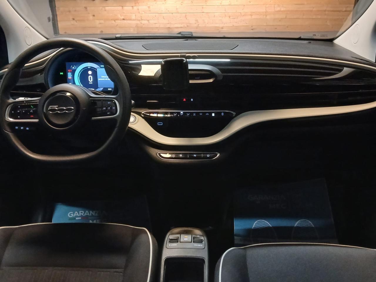Fiat 500 500e Berlina 42 kWh La Prima