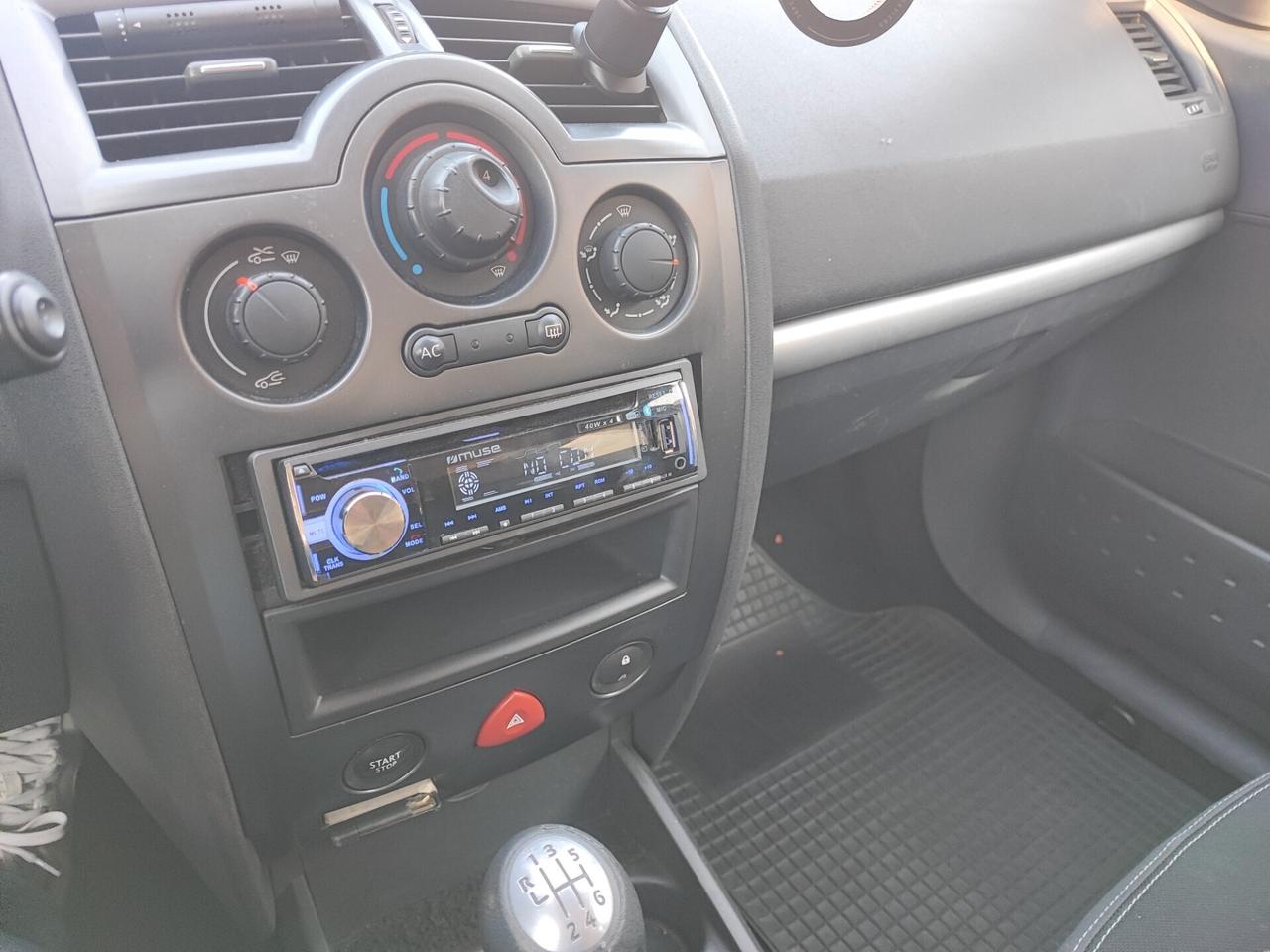 Renault Megane Mégane 1.5 dCi/105CV Grandtour Serie Speciale Exception