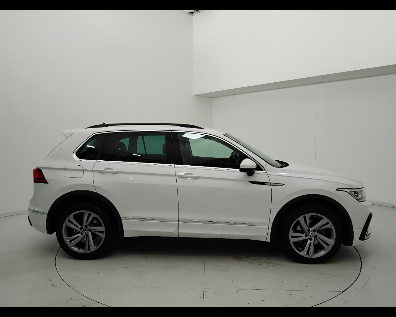 VOLKSWAGEN Tiguan II 2021 - Tiguan 2.0 tdi R-Line 4motion 150cv dsg