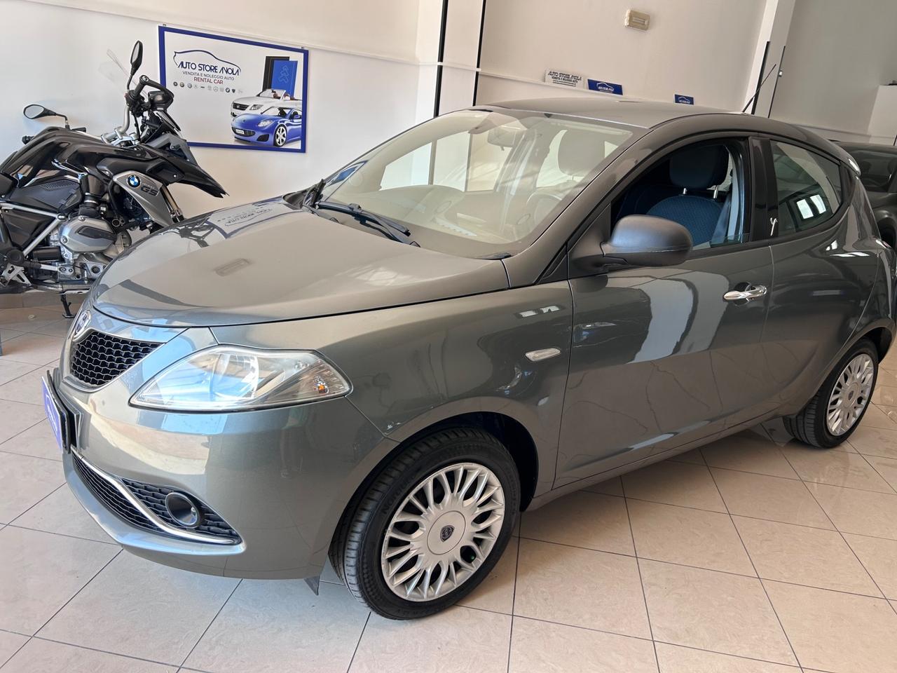 Lancia Ypsilon 1.2 69 CV 5 porte Gold