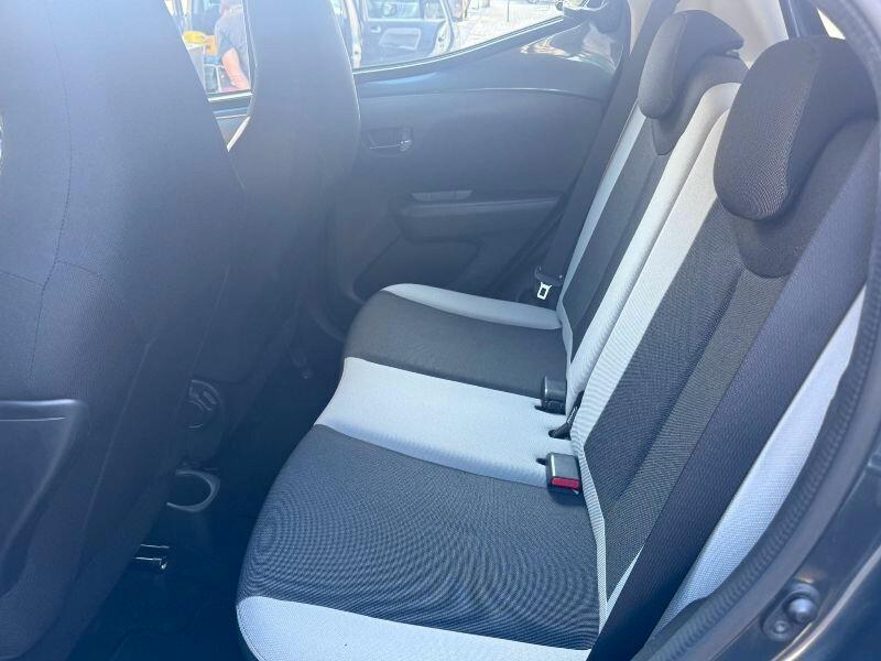 Toyota Aygo 1.0 VVT-i 69 CV 5 porte x-black