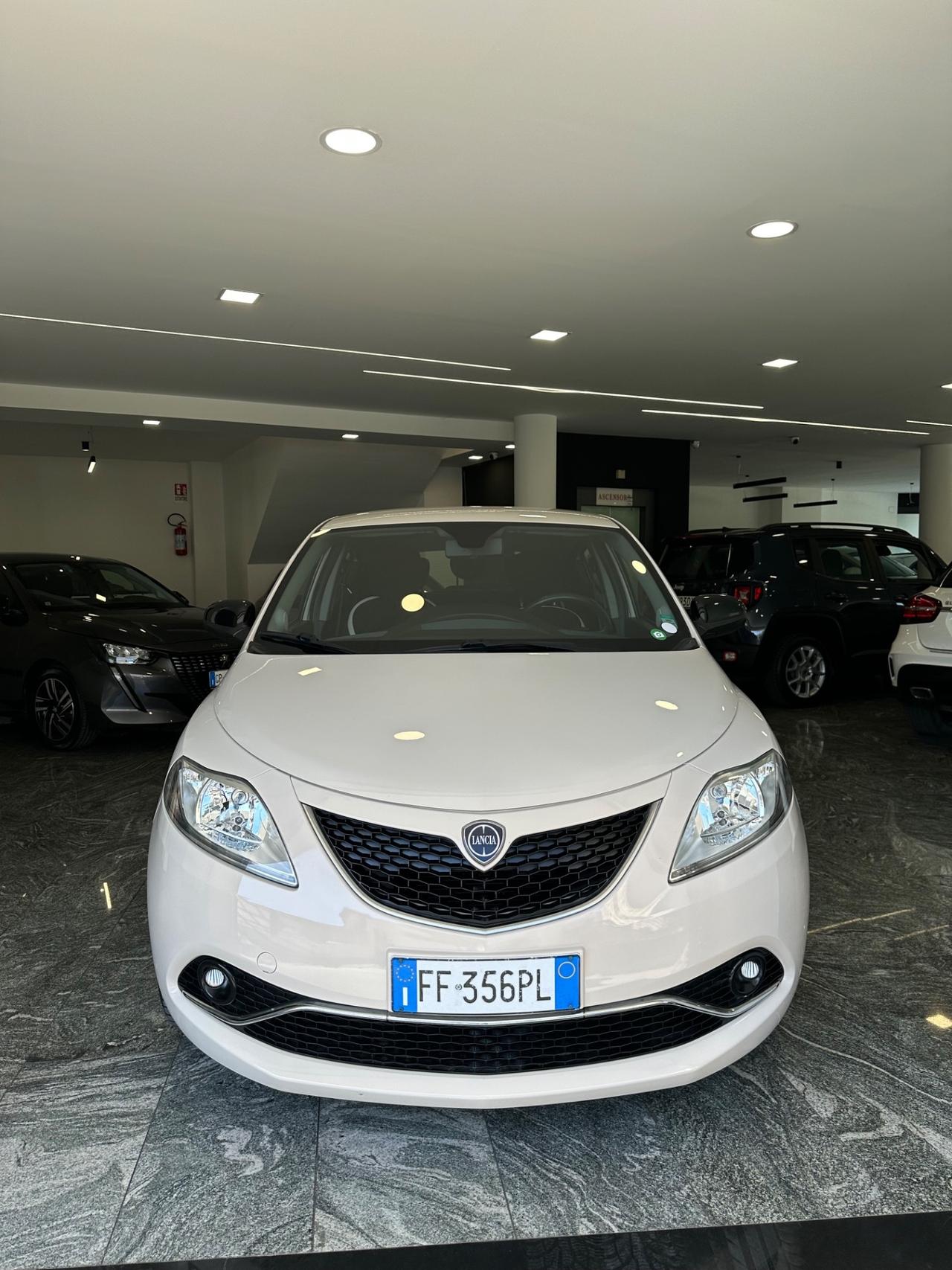 Lancia Ypsilon 1.2 69 CV 5 porte GPL Ecochic Gold