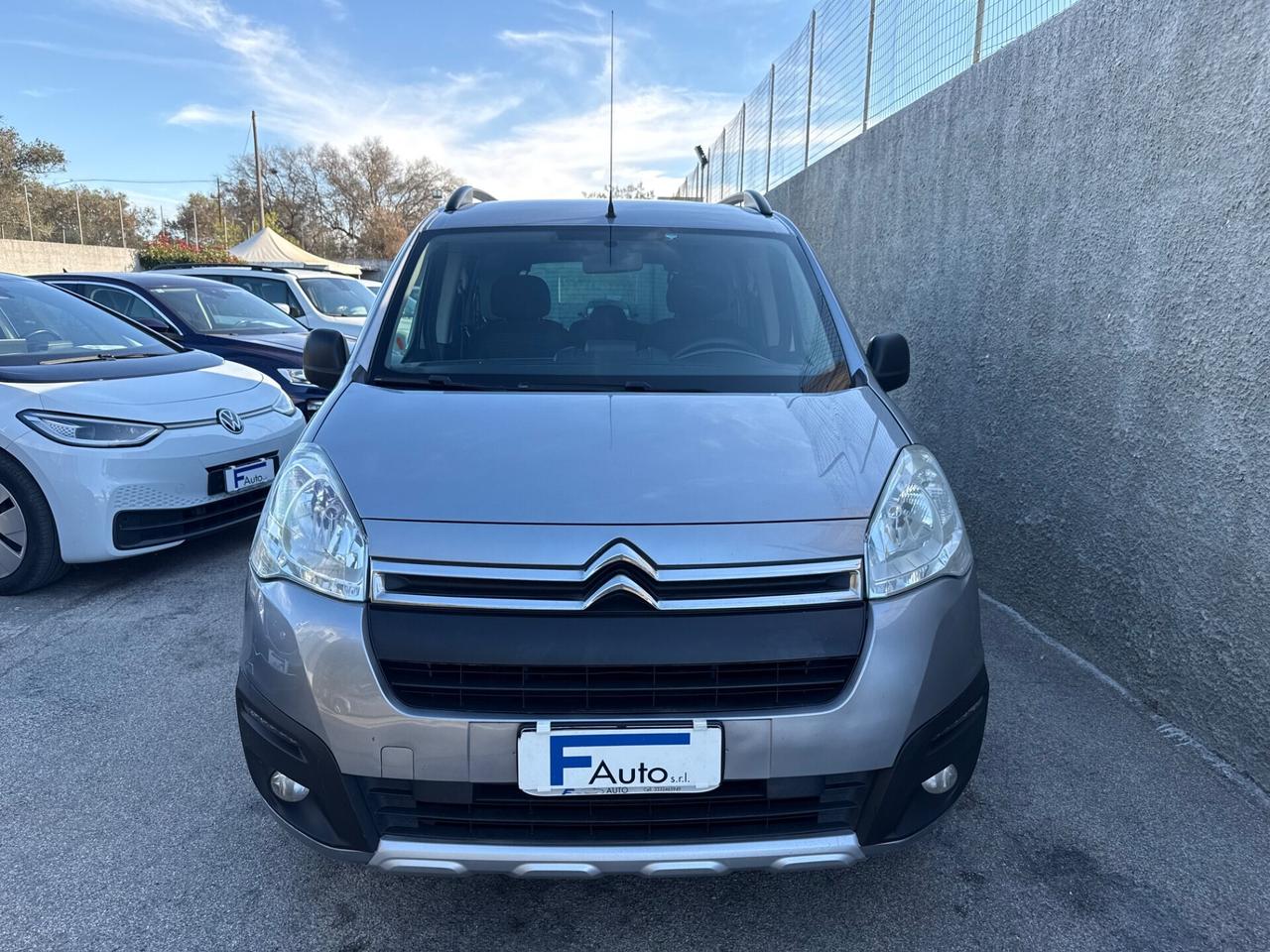 Citroen Berlingo Multispace BlueHDi 1.6 120cv,Apple CarPlay,retrocamera,ecc.