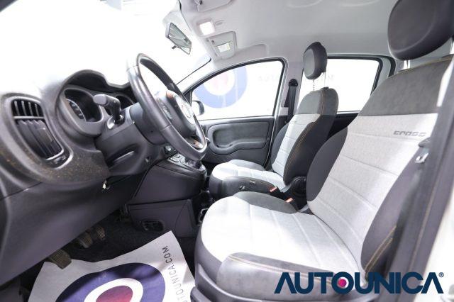 FIAT Panda 1.0 FIREFLY S&S HYBRID CITY CROSS NEOPATENTATI