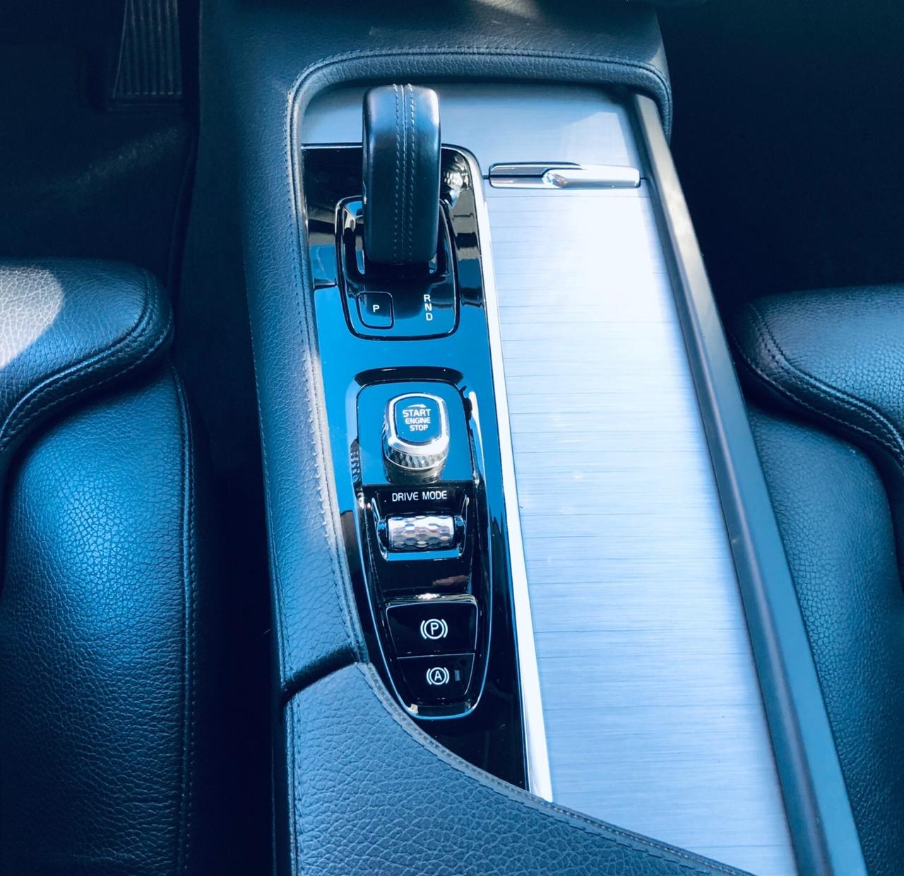 Volvo XC 90 XC90 B5 (d) AWD Geartronic Momentum