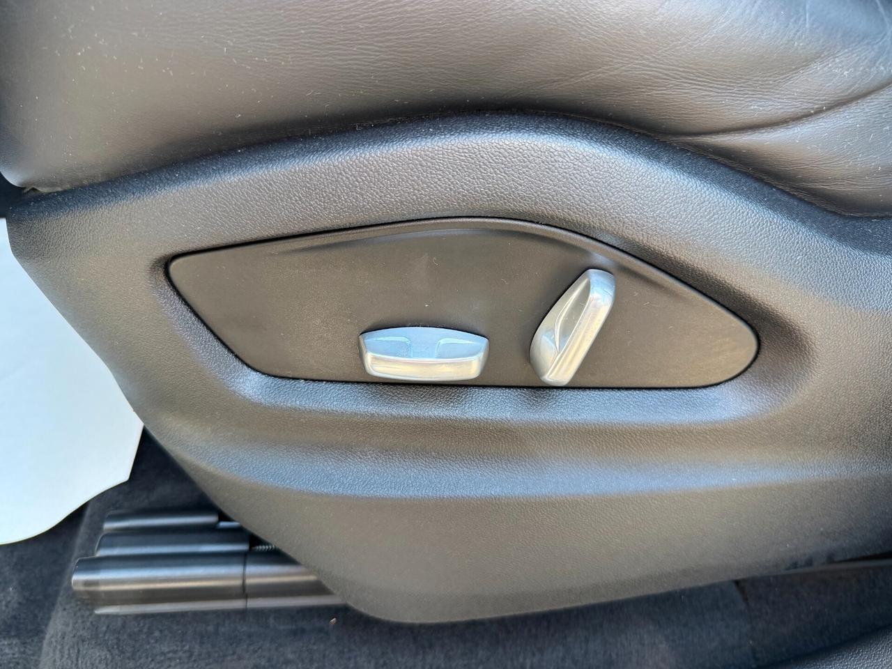 Porsche Cayenne Coupé 3.0 V6 E-Hybrid/scarico/pano/22"/km doc/bollo € super. B pagati