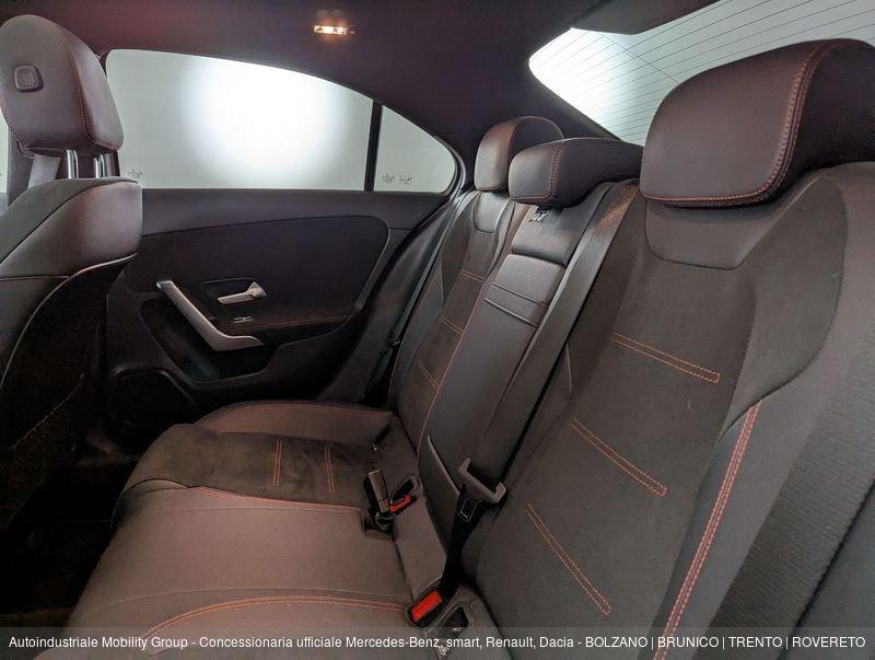 Mercedes-Benz Classe A 180D SEDAN PREMIUM AMG LINE AUTOMATIC "NEOPATENTATI"