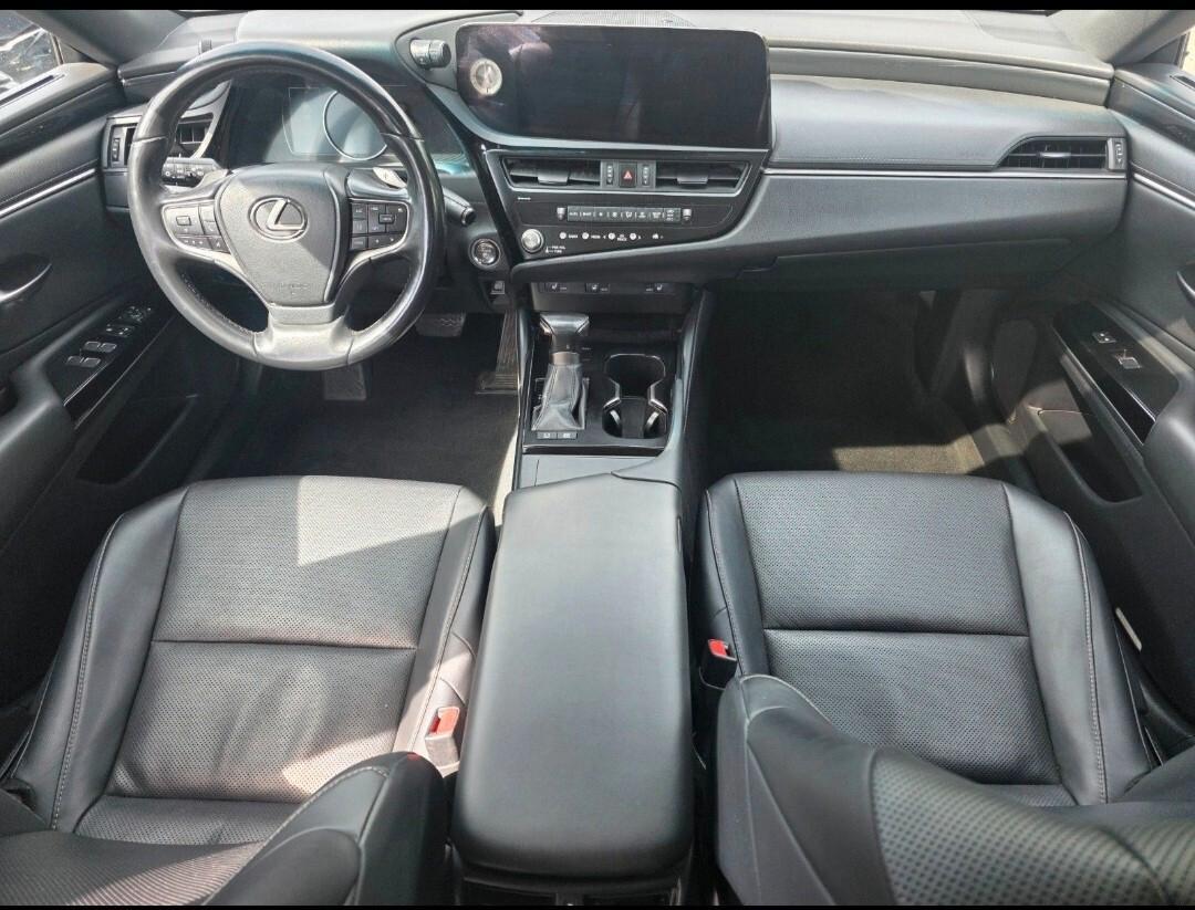 Lexus ES Hybrid Luxury