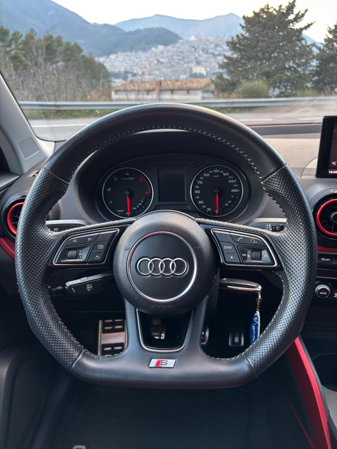 Audi Q2 1.6 TDI S line RED Edition