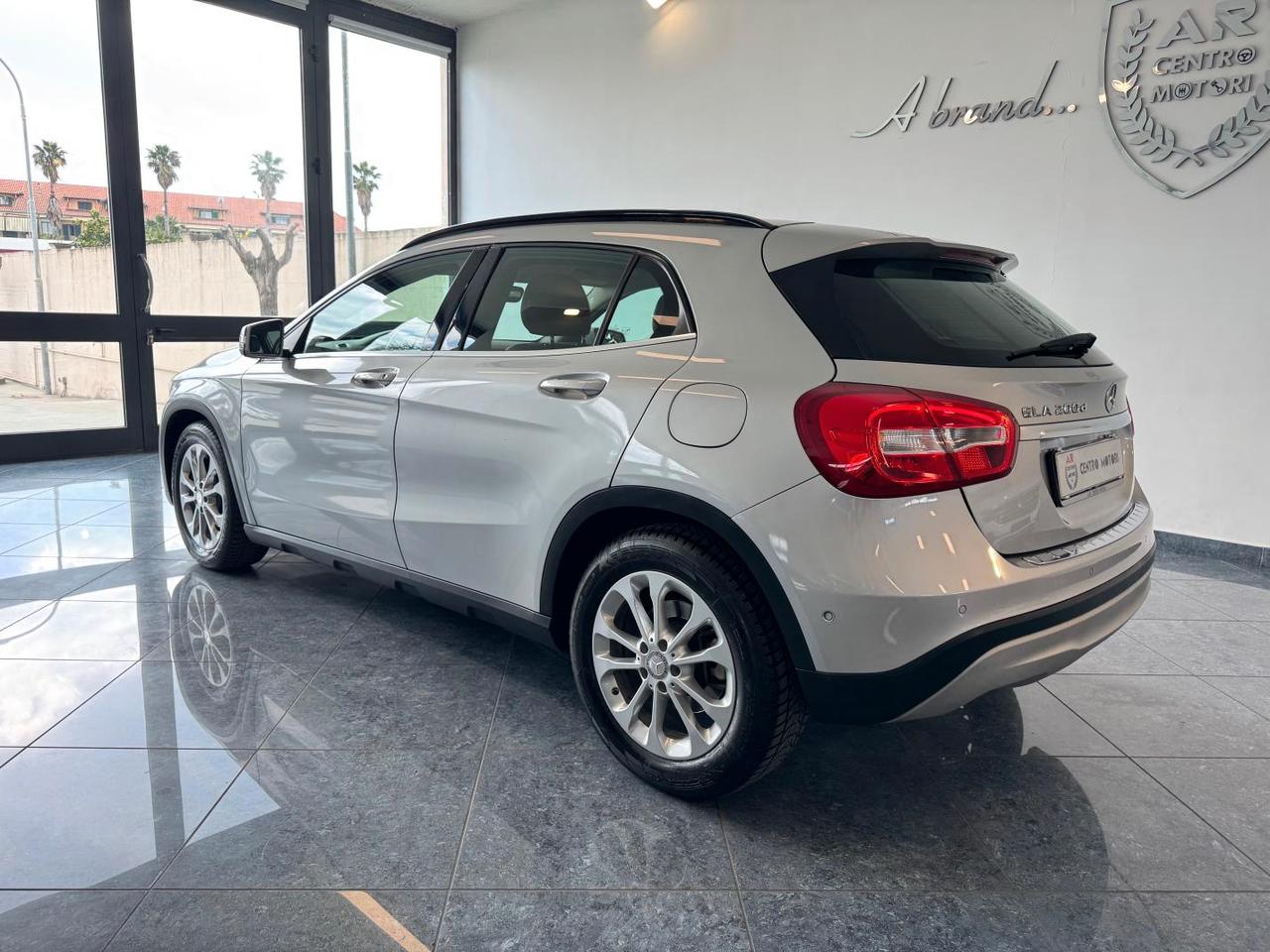 Mercedes-Benz GLA 200 d Sport Navi Pelle Pdc Retrocamera Uniprop