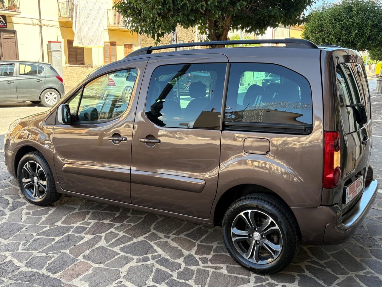 Peugeot Partner 1.6 e-HDi 92 CV AUTOCARRO N1