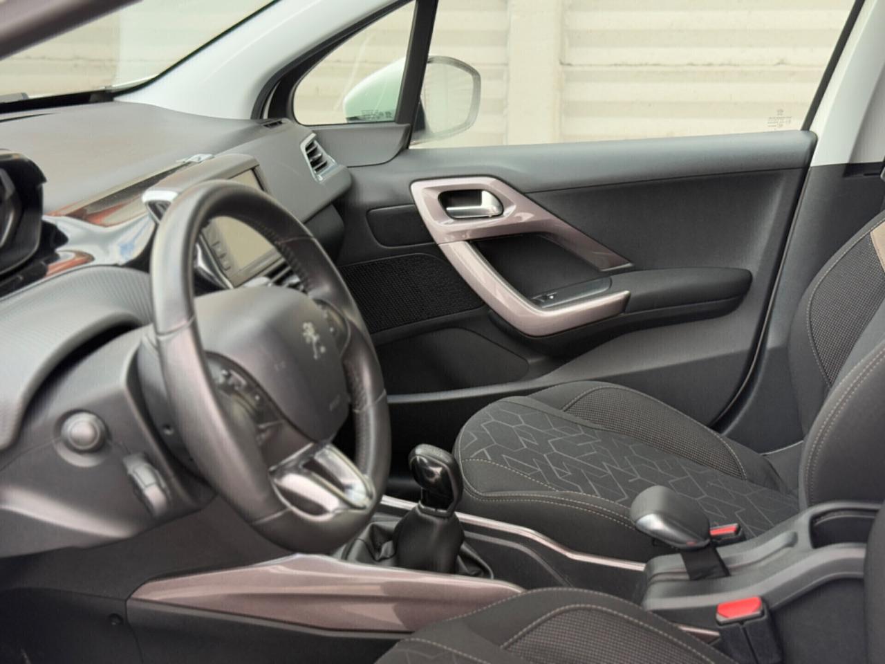 Peugeot 2008 PureTech 82cv GT LINE