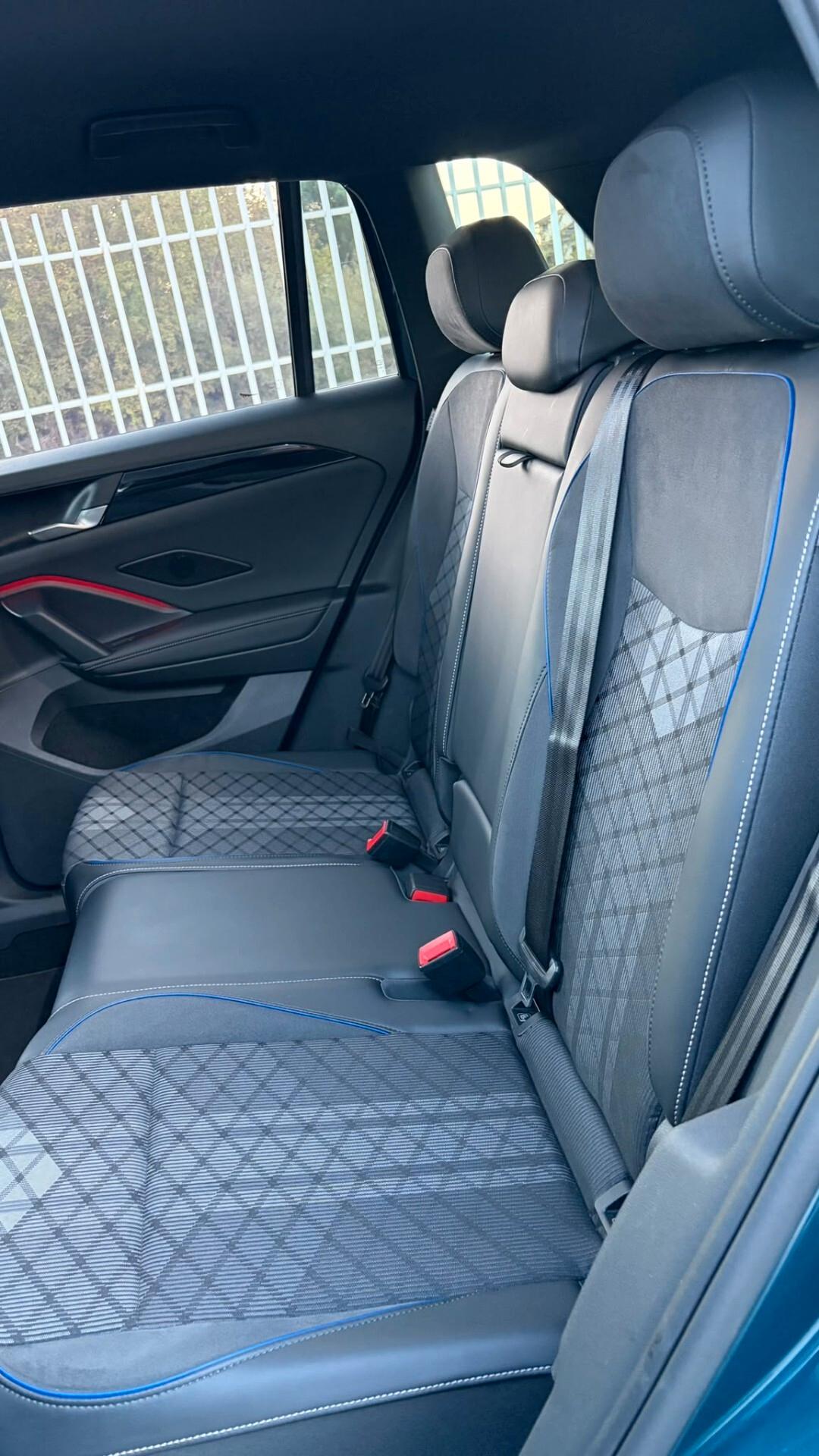Volkswagen Tiguan 2.0 TDI 150 CV DSG R-Line