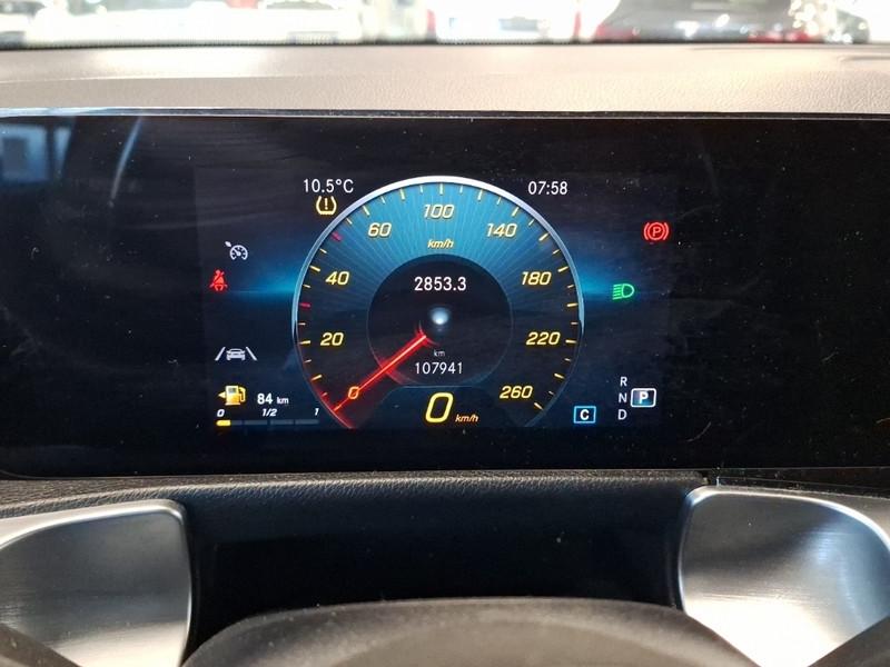 MERCEDES-BENZ GLB 200 d Automatic Sport