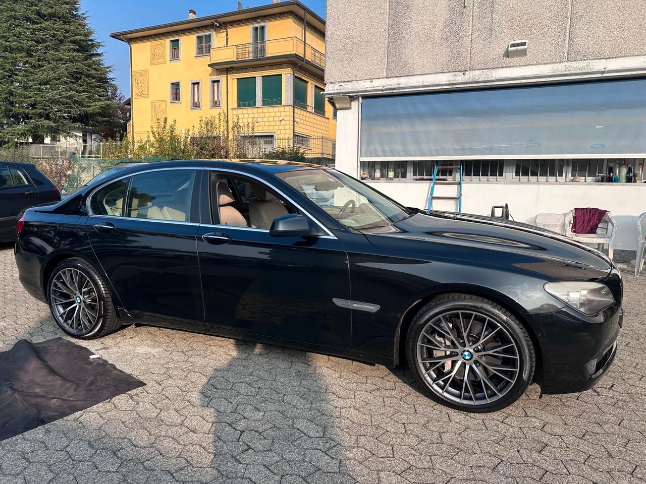 Bmw 750i Futura*FULL OPTIONAL*EURO5