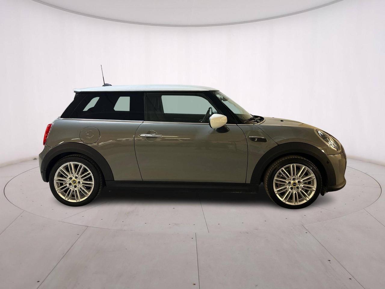 MINI Cooper SE Essential