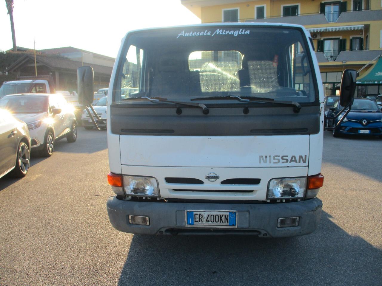 Nissan Cabstar 3000 110CV RIBALTABILE TRILATERALE