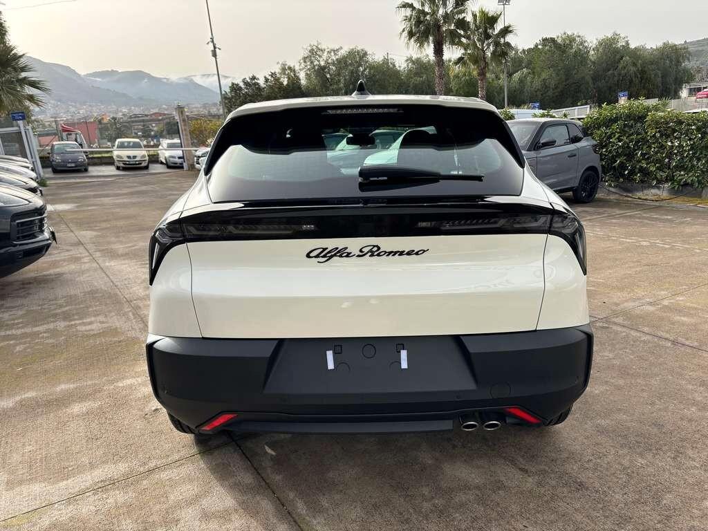 Alfa Romeo Junior 1.2 136 CV Hybrid 2026 KM 0 IVA ESPOSTA Tua a solo 269 Euro al mese