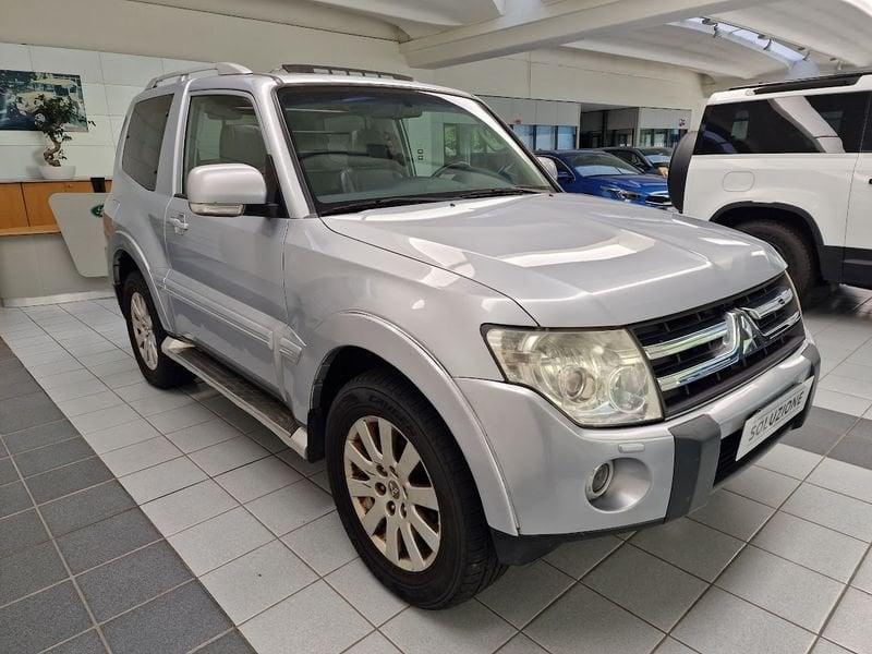 Mitsubishi Pajero Pajero 3.2 DI-D 16V 3p. Instyle AUTOCARRO N1 2 POSTI