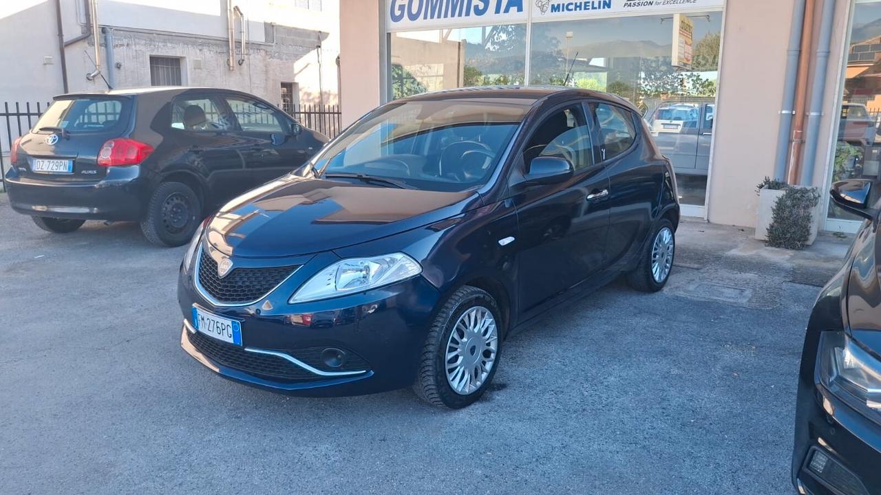 Lancia Ypsilon 1.2 69 CV 5 porte Gold