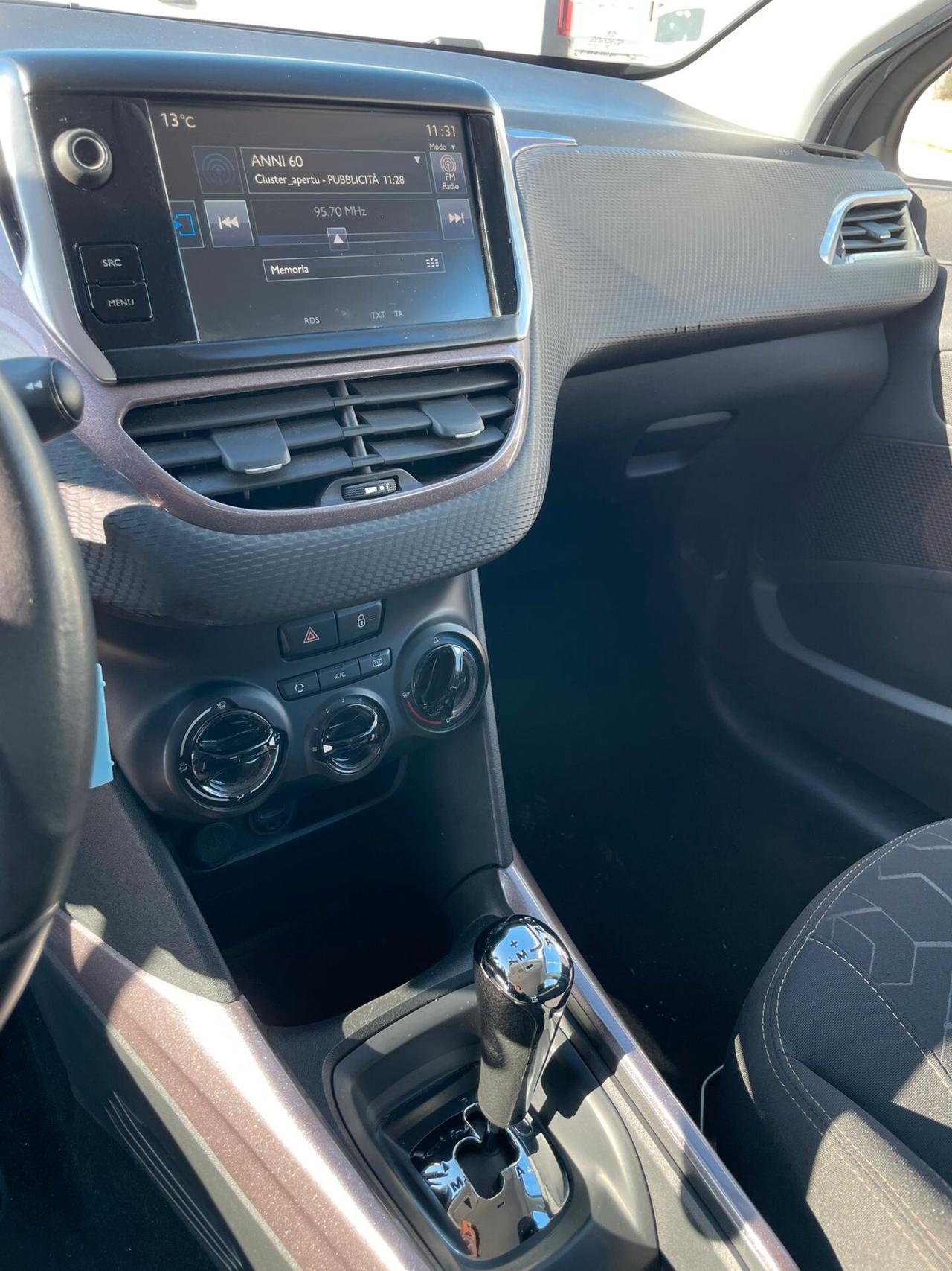 PEUGEOT 2008 BlueHDi 100 S&S Allure