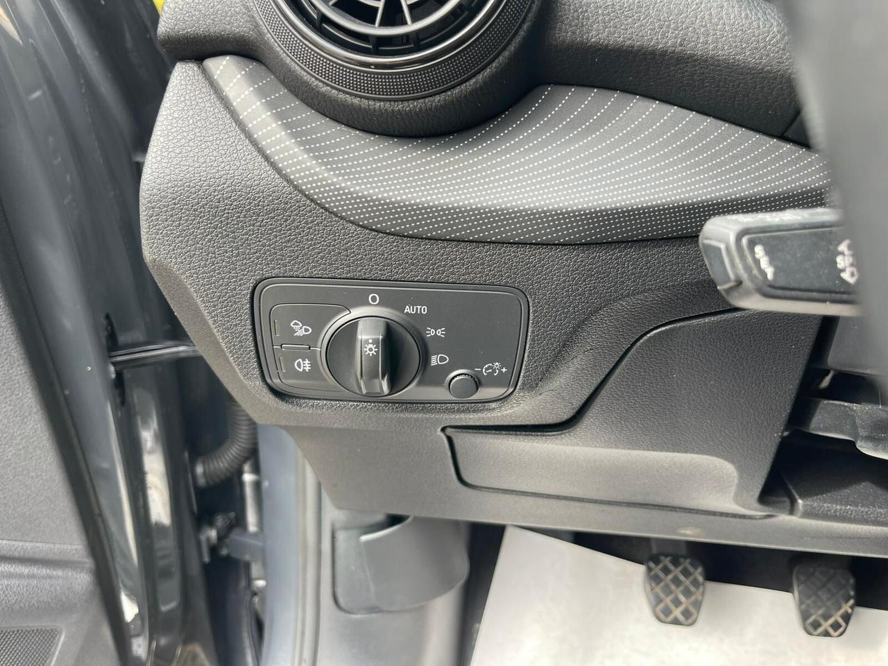 Audi Q2 1.6 TDI Business FULL LED