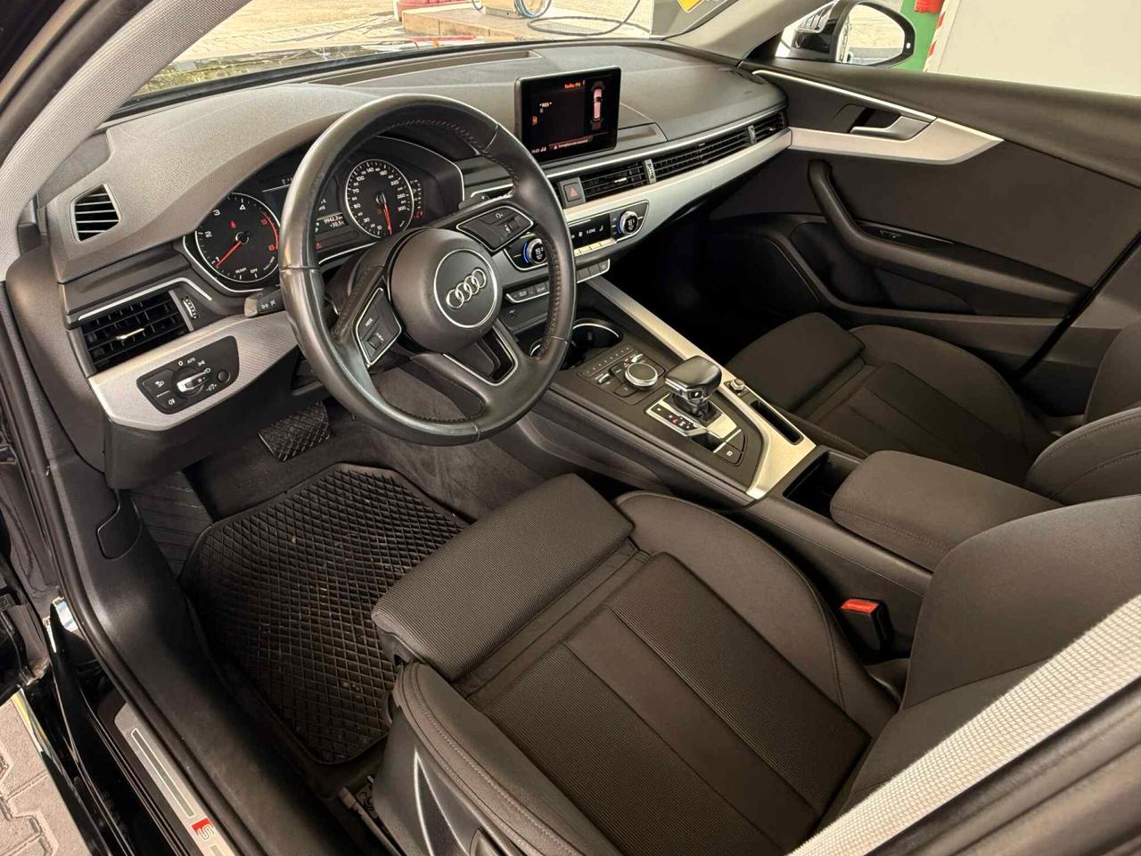 Audi A4 Avant 35 TDI S tronic line edition/TETTO/18/PDC/BELLA