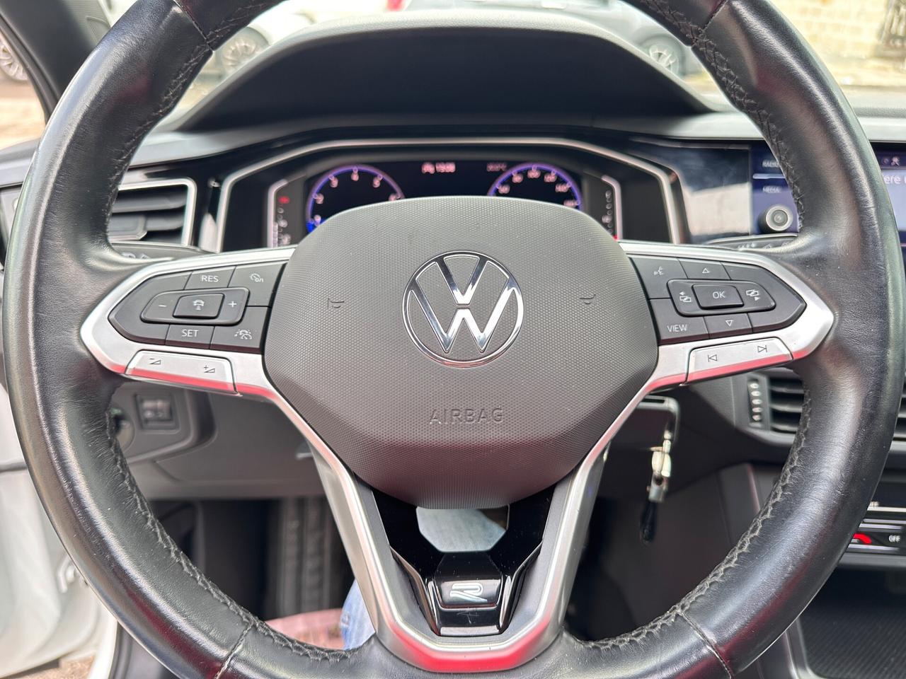 Volkswagen Taigo 1.0 TSI 110 CV R-Line- 10/2022 TETTO/LED