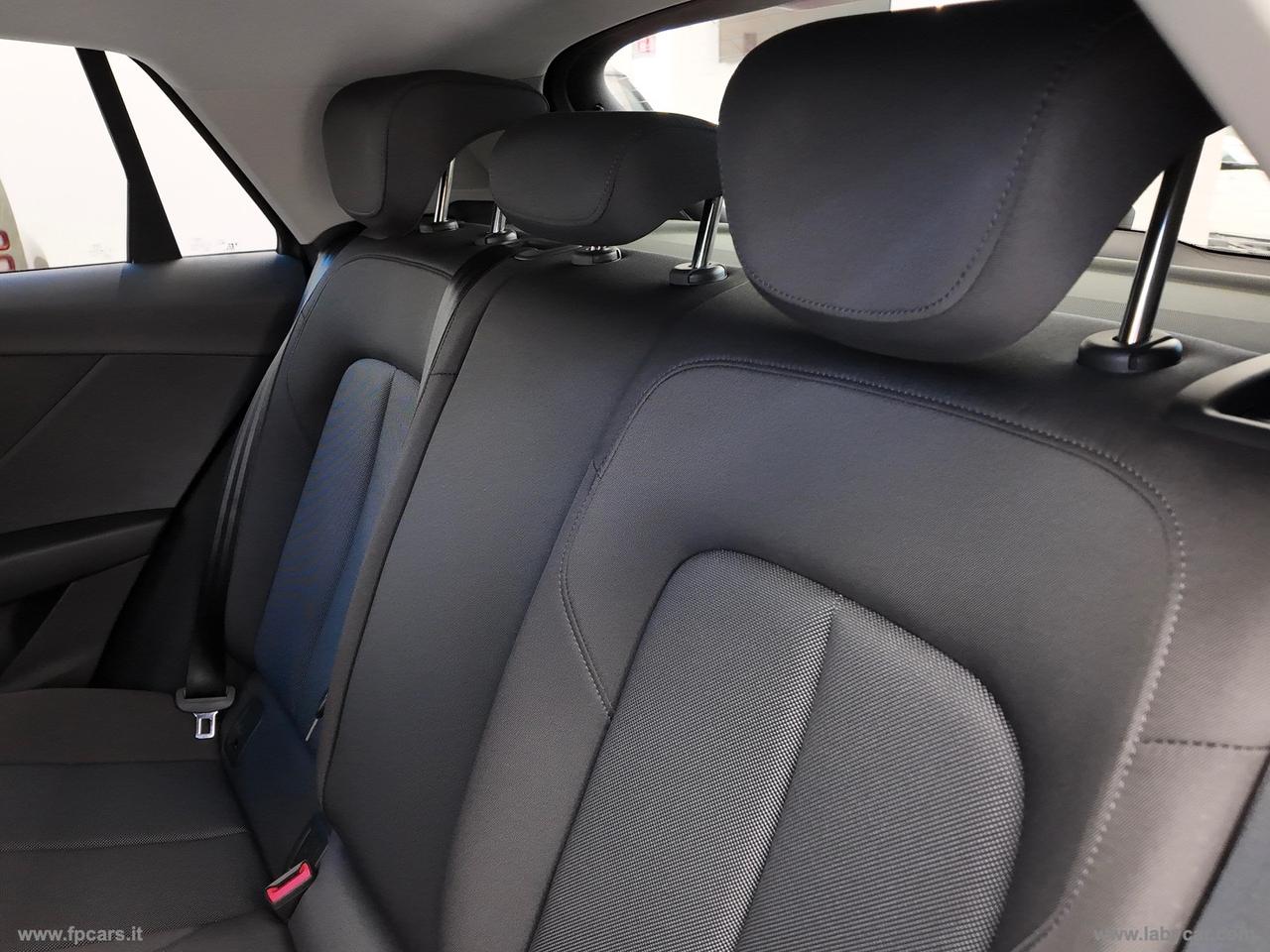 AUDI Q2 30 TDI S tronic Identity Black