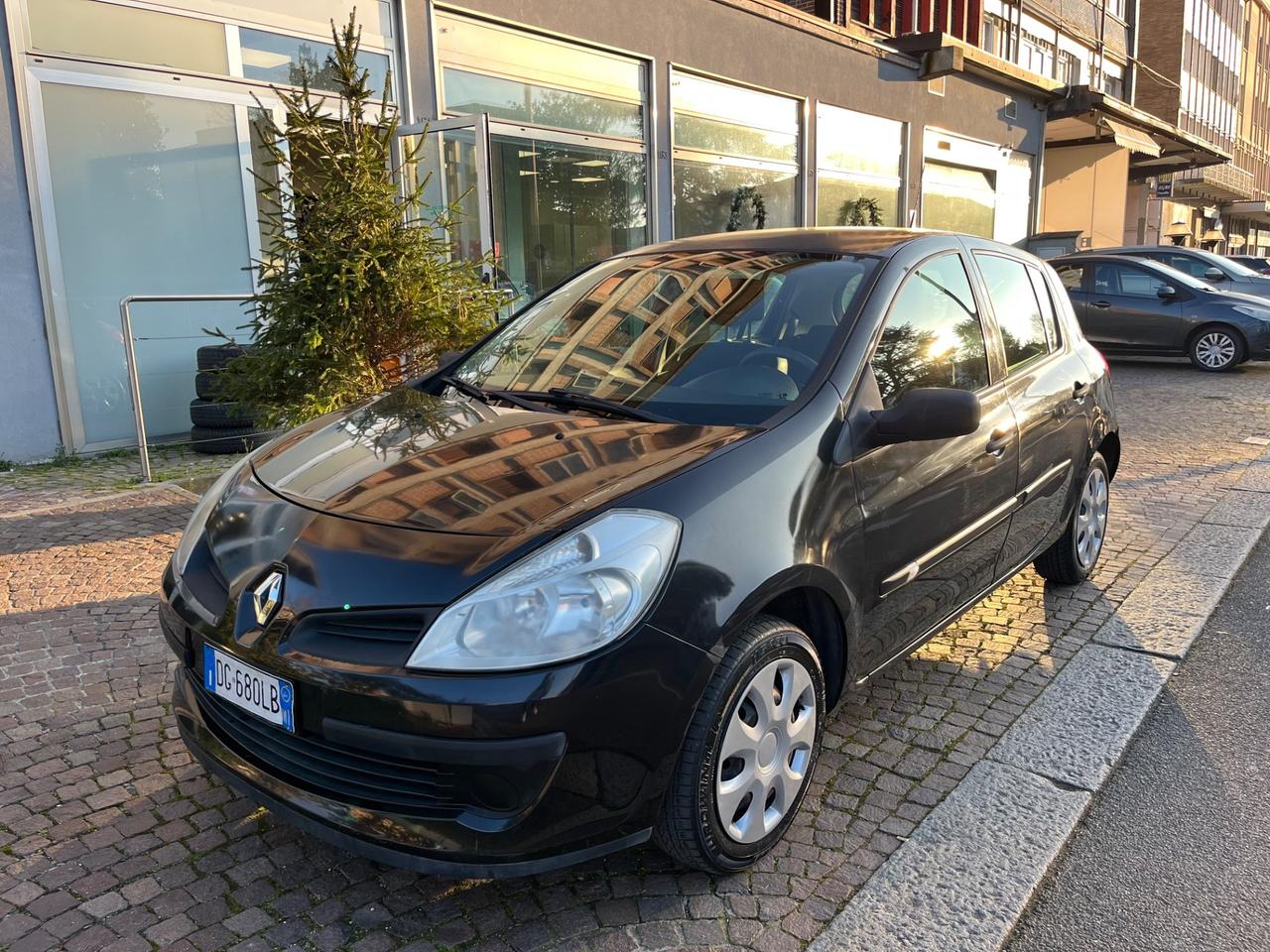 Renault Clio 1.2 16V 65CV 5 porte Confort