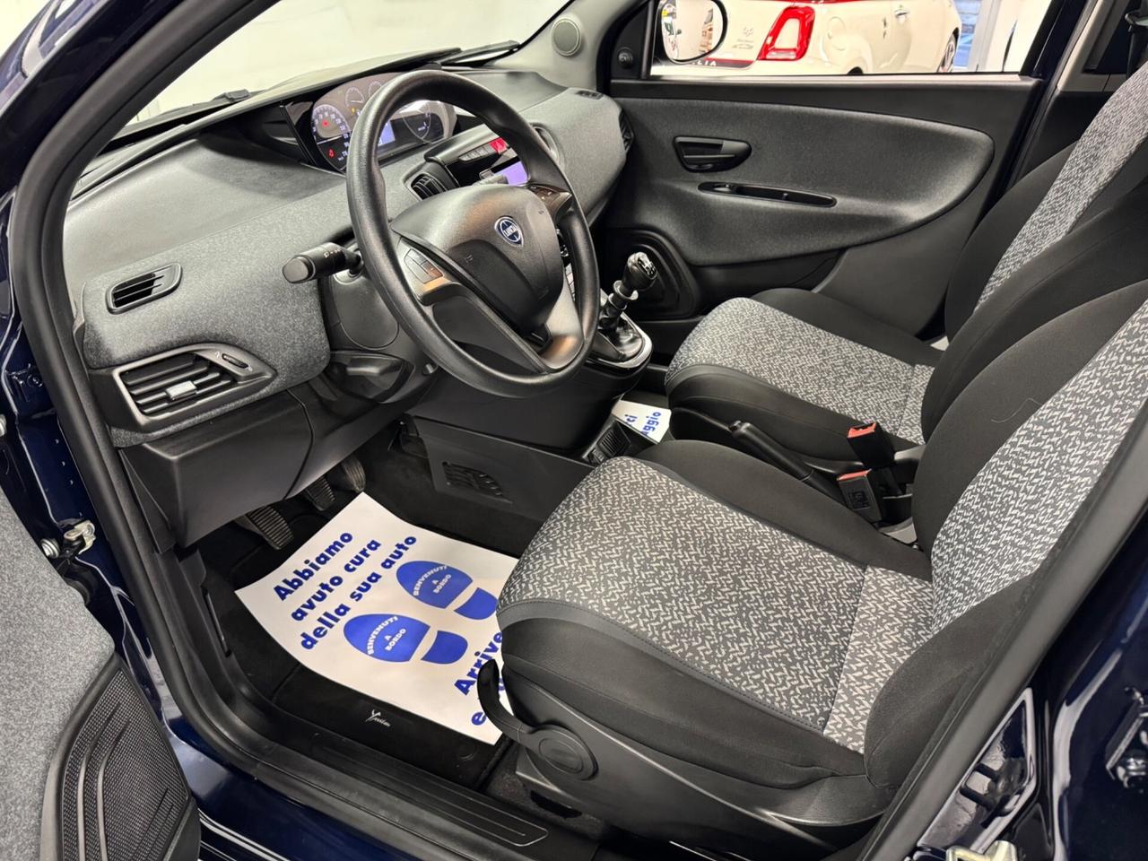 Lancia Ypsilon 1.0 FireFly 5 porte S&S Hybrid Ecoc