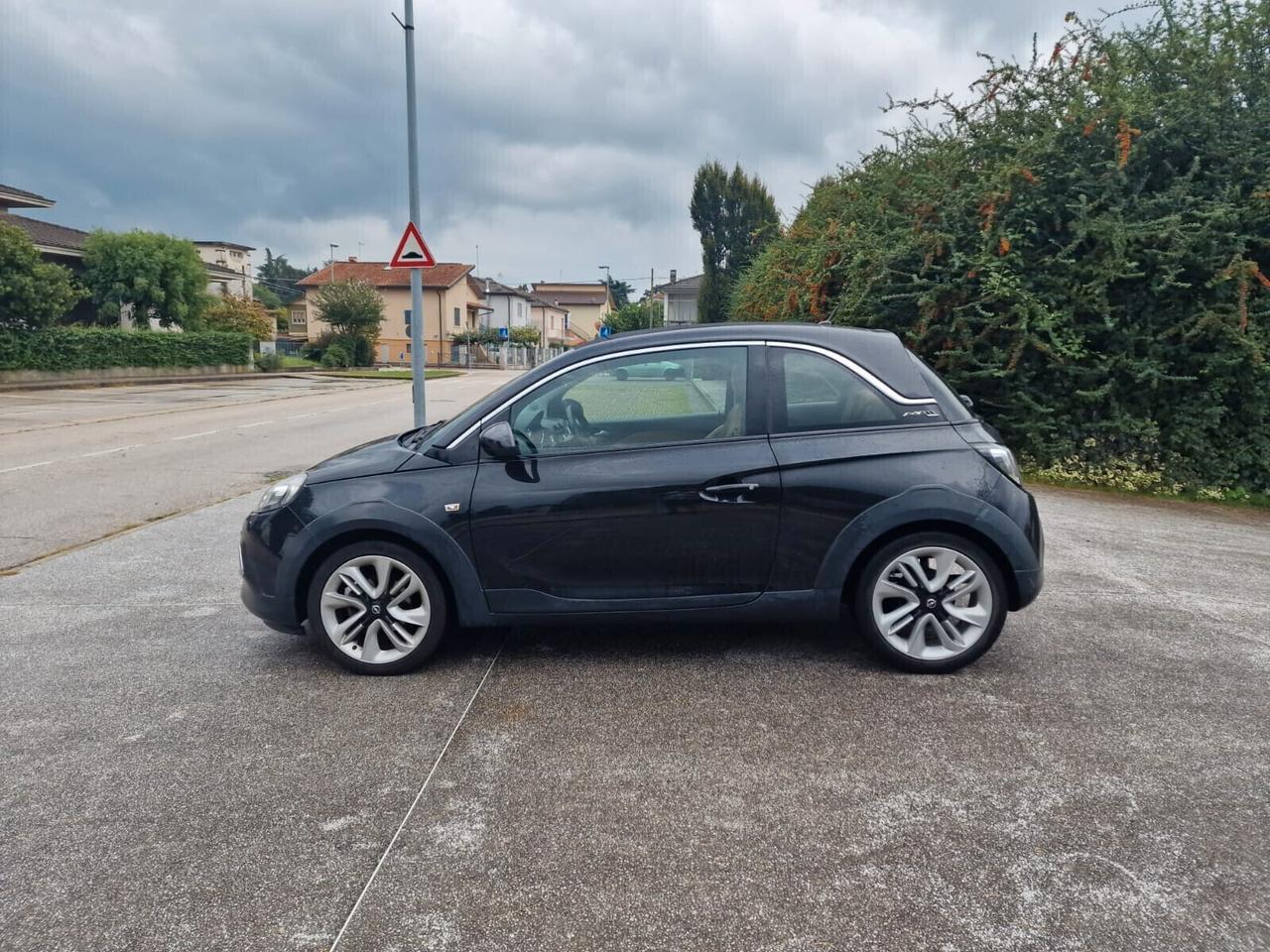 Opel Adam Rocks 1.2 70 CV Air