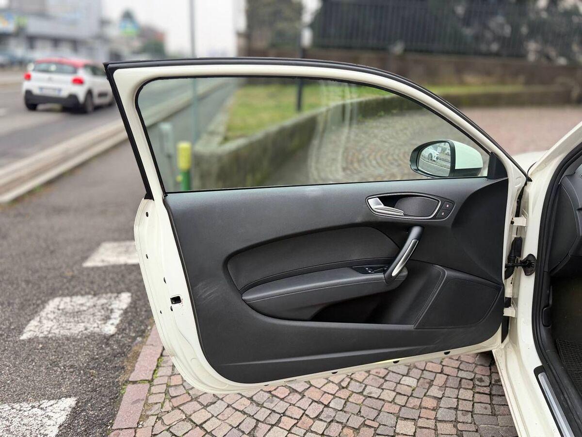 Audi A1 1.6 tdi Ambition 105cv