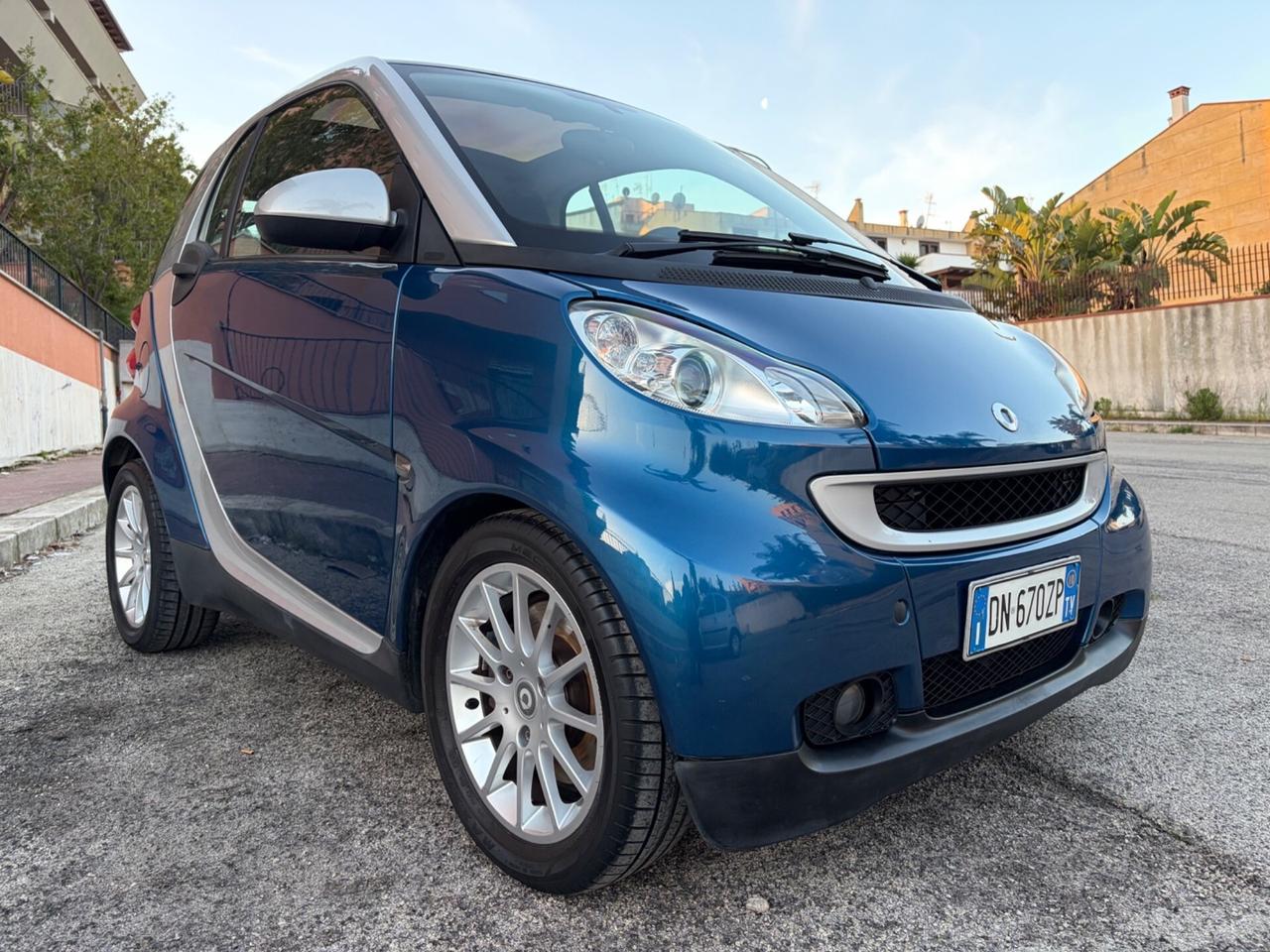 Smart ForTwo 1.0 benz ideale per neopatentati