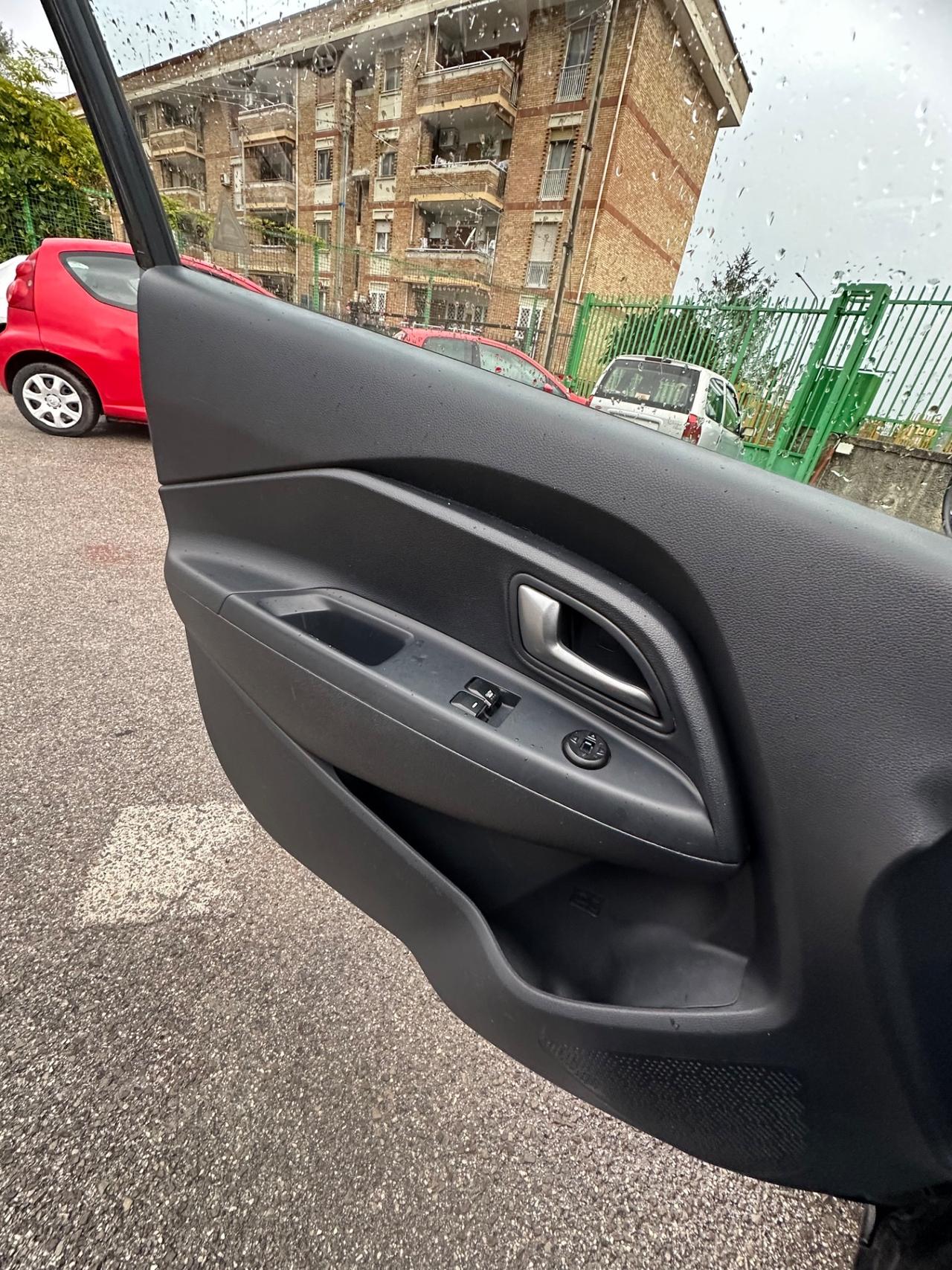 Kia Rio 1.1 CRDi WGT 5p. EX