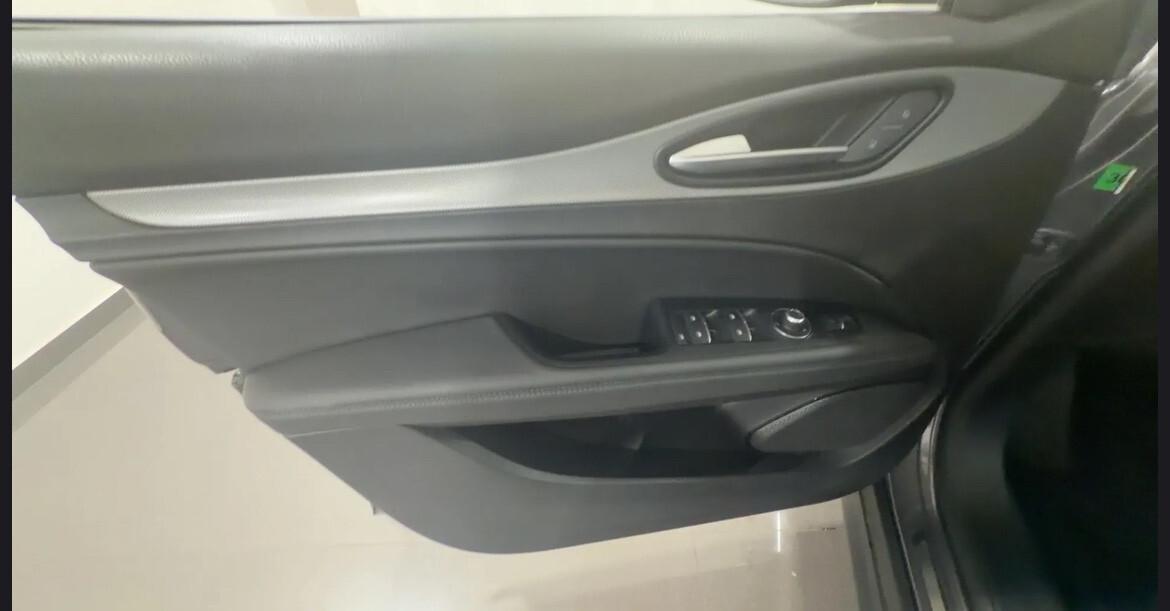 Alfa Romeo Stelvio 2.2 Turbodiesel 160 CV AT8 RWD Sprint