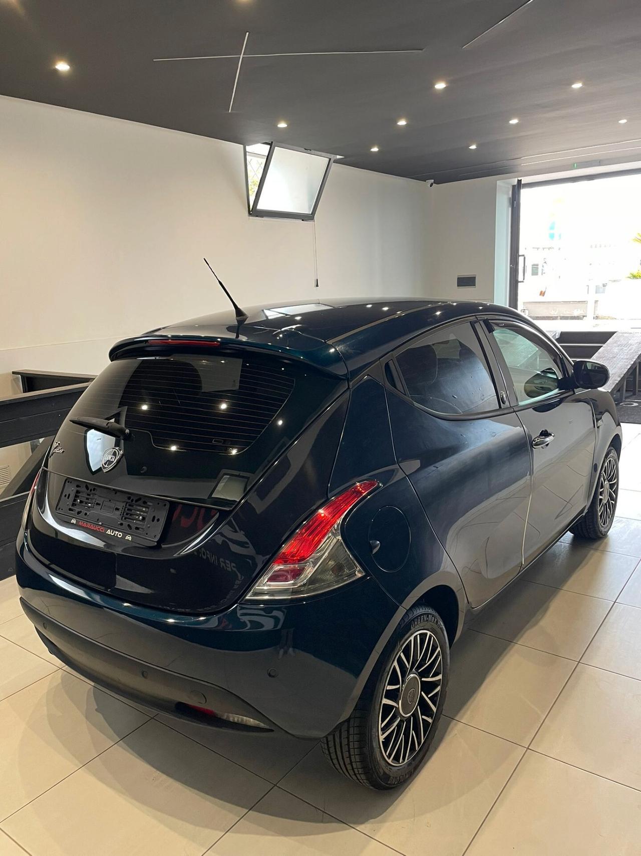 Lancia Ypsilon 1.2 69 CV 5 porte Elefantino