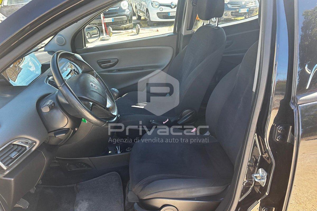 LANCIA Ypsilon 1.2 69 CV 5 porte Silver