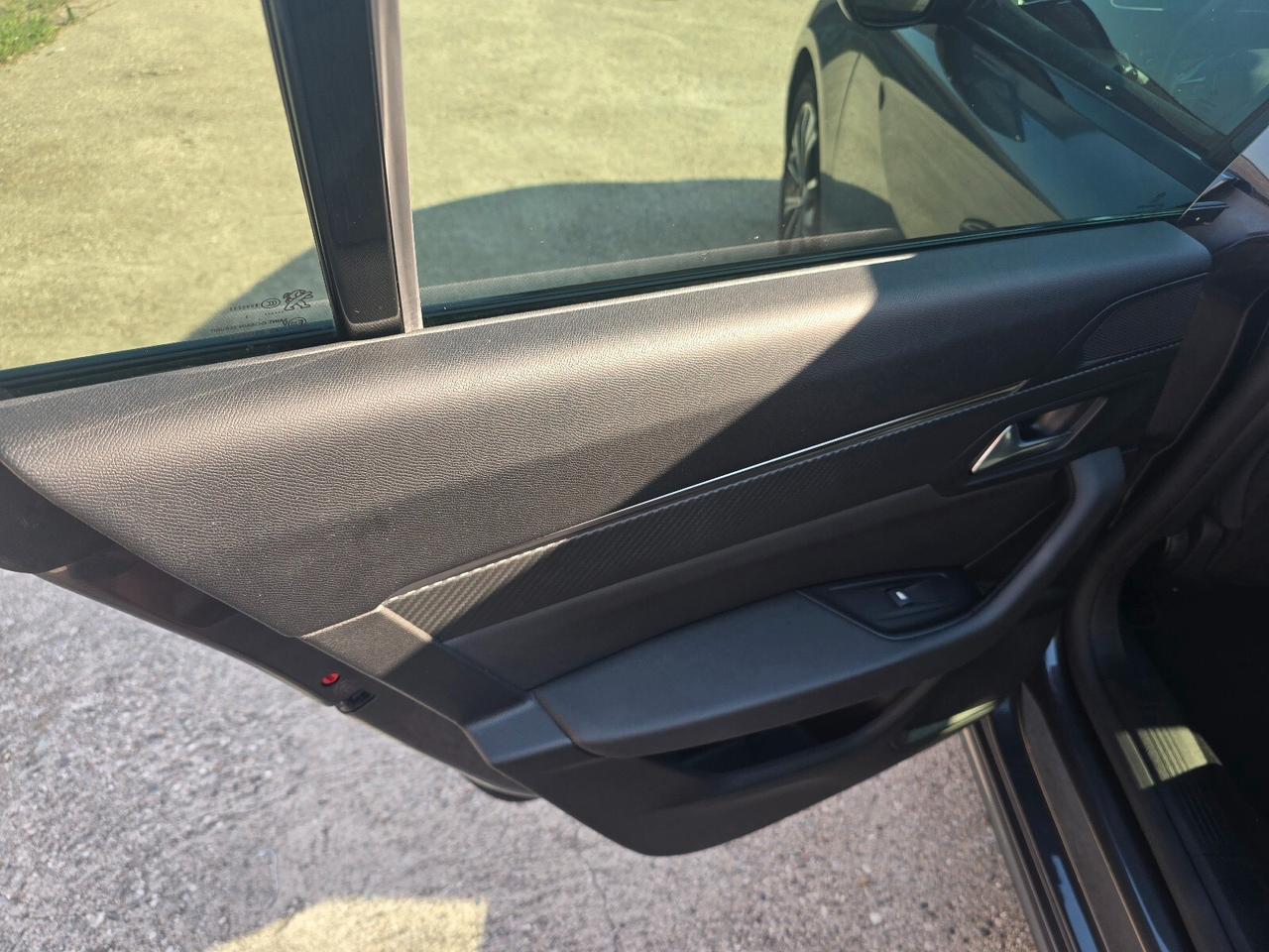 Peugeot 508 Plug-in Hybrid4 360 e-EAT8 Sport Engineered