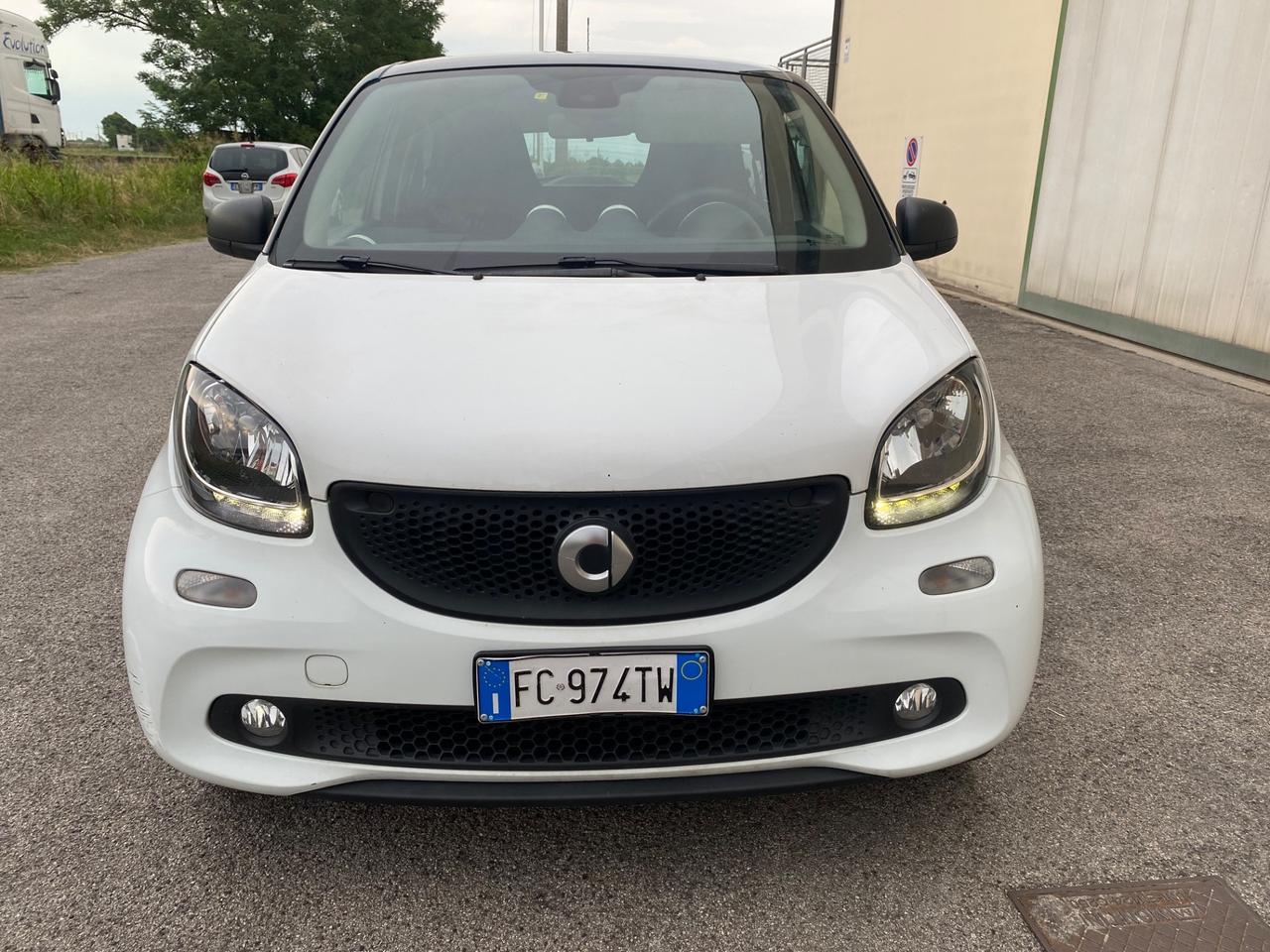 Smart ForFour 60 1.0 Black Passion