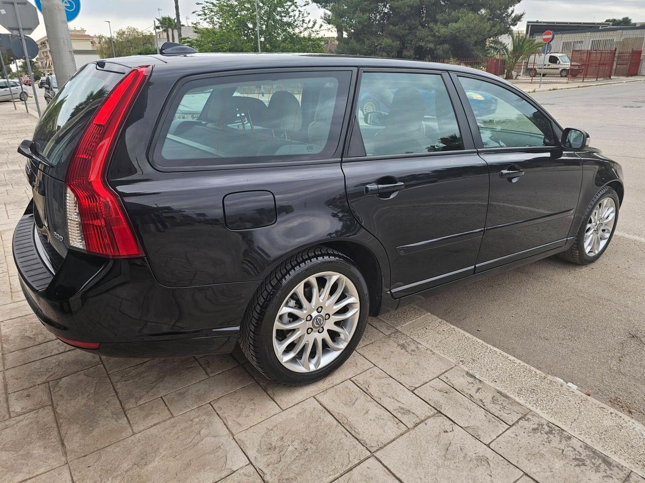 VOLVO V50 SW 2.0D 136CV MOMENTUM FULL