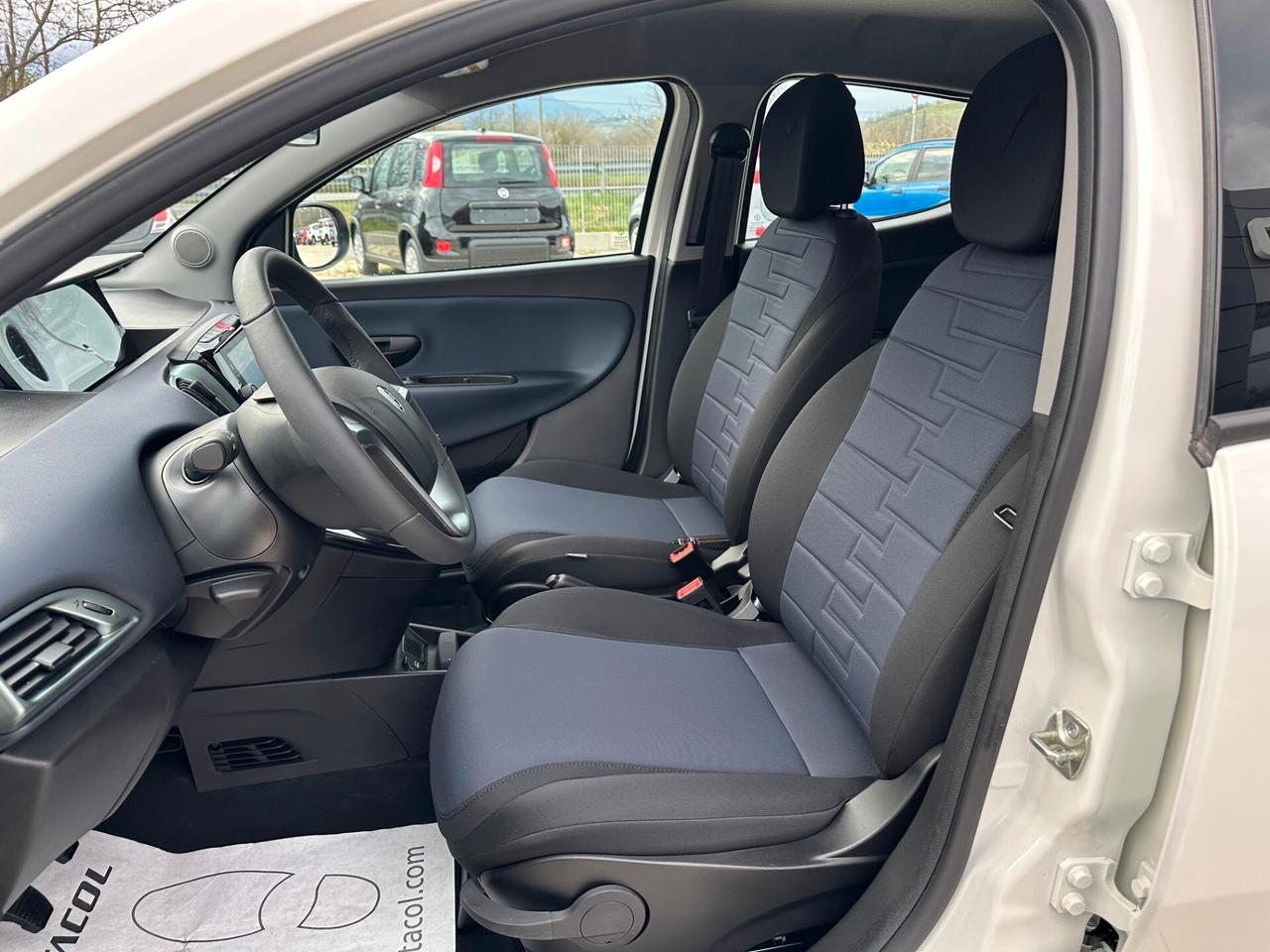 Lancia Ypsilon 1.0 70CV GOLD + TELECAMERA 1.000KM